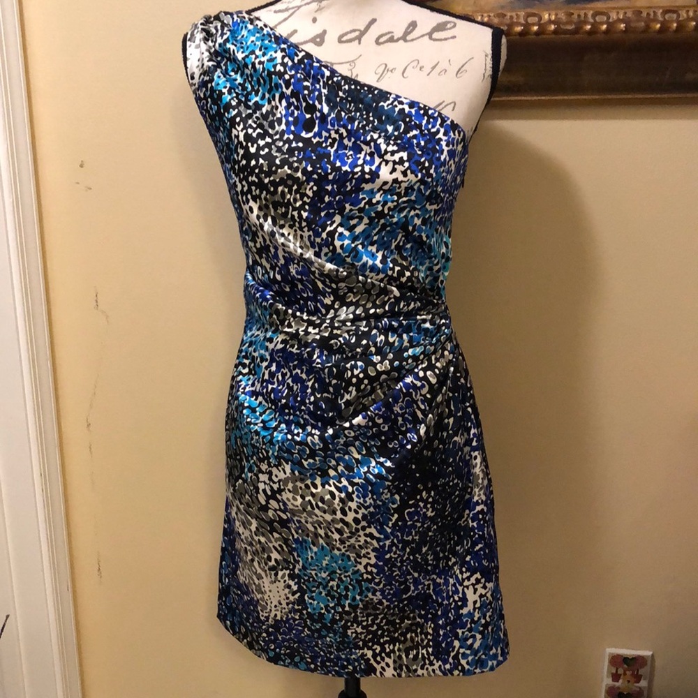 Maggie Lindon speckle abstract print on ruched one shoulder beautiful dress